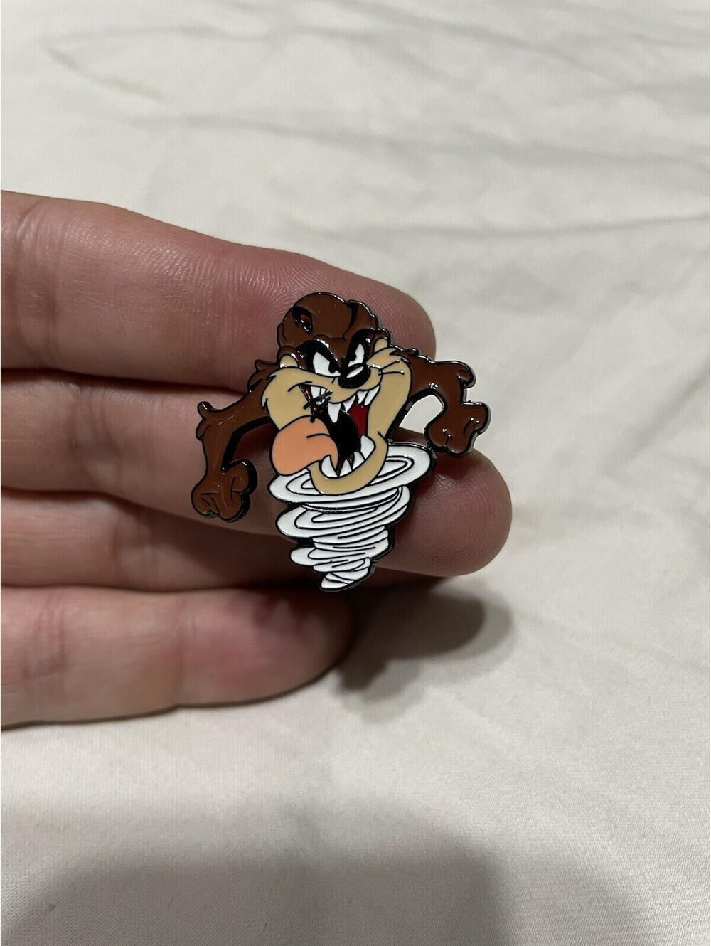 Taz Tasmanian devil enamel pin brooch anime cartoon cute funny
